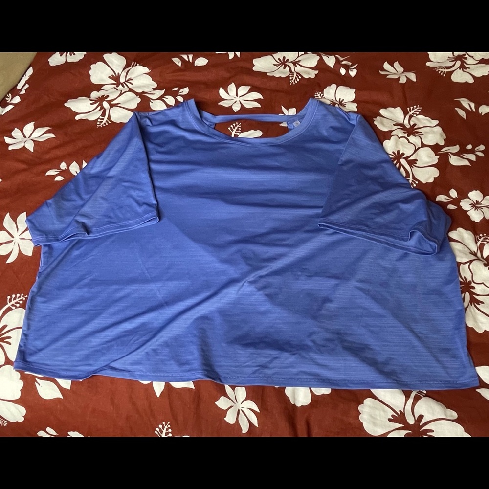 Fabletics Eco-Conscious Twist Back Tee